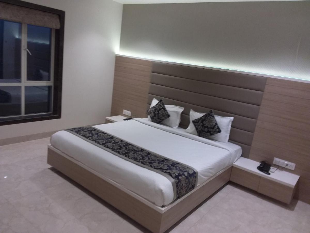 Hotel Grand Parivaar Igatpuri Ngoại thất bức ảnh