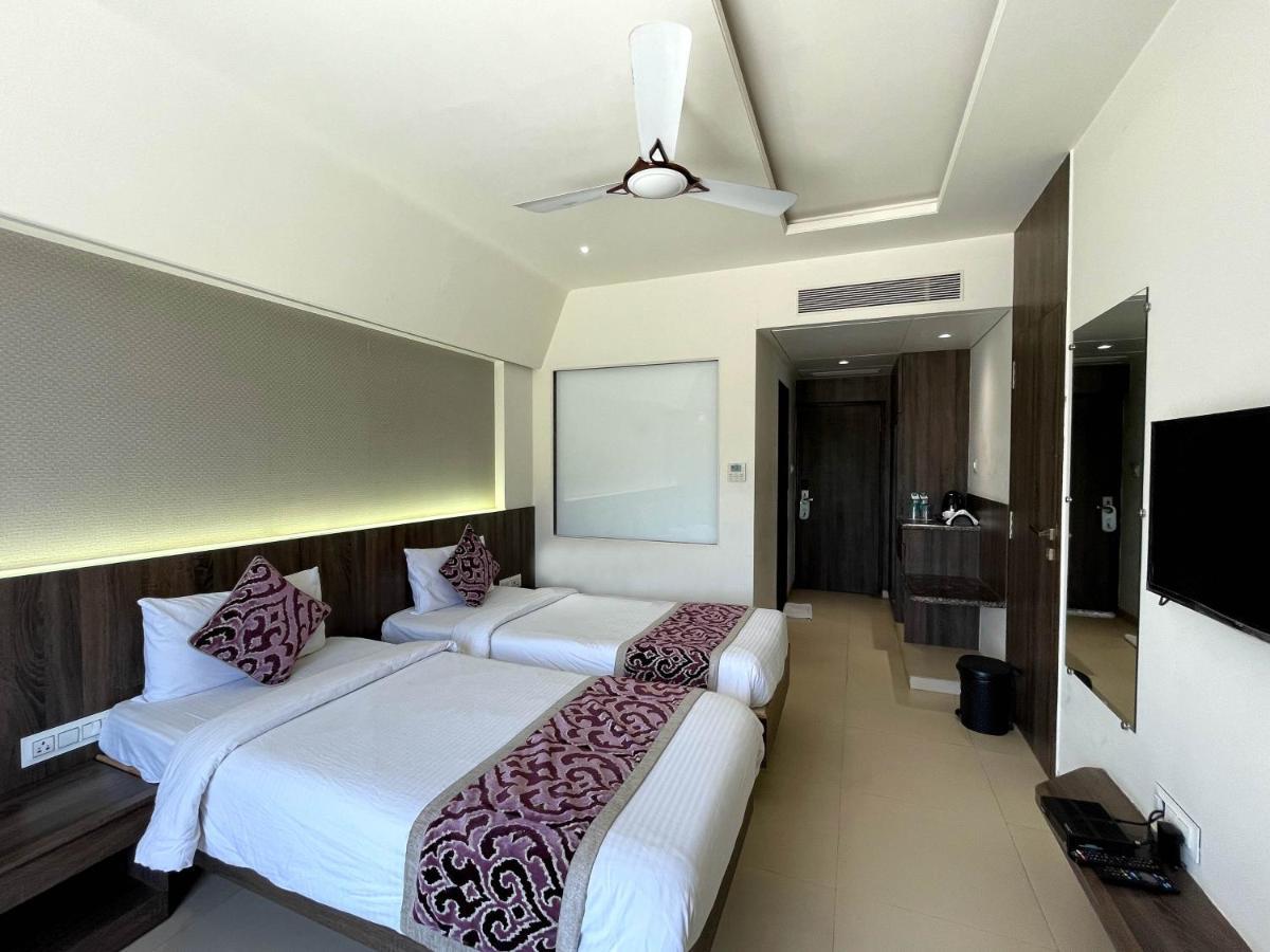 Hotel Grand Parivaar Igatpuri Ngoại thất bức ảnh